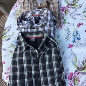 North Face Bundle size L short sleeve button down